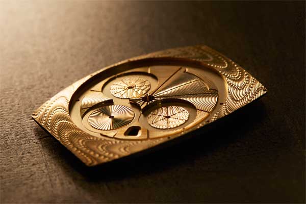 The hand engine-turned dial of the Breguet L'Héritage