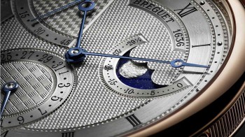 New look for the 7137 and 7337 models - Breguet 