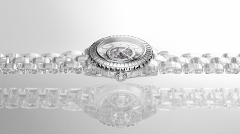 The J12 X-RAY dares transparency - Chanel 