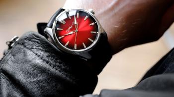 Pioneer Centre Seconds Swiss Mad Red - H.Moser & Cie.