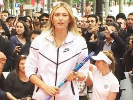 Maria Sharapova, no racquet, no watch - TAG Heuer