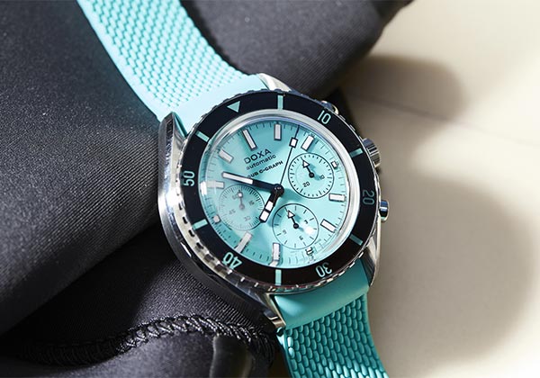 Cinq montres turquoise pour retenir l’été 