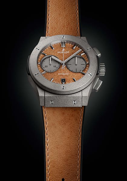 Hublot dompte le sable et le béton