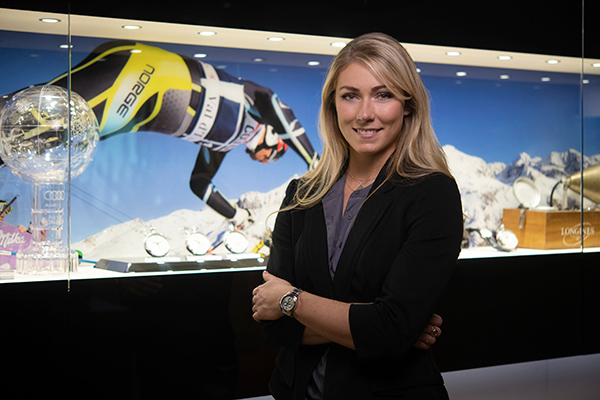 Mikaela Shiffrin en visite au siège de Saint-Imier