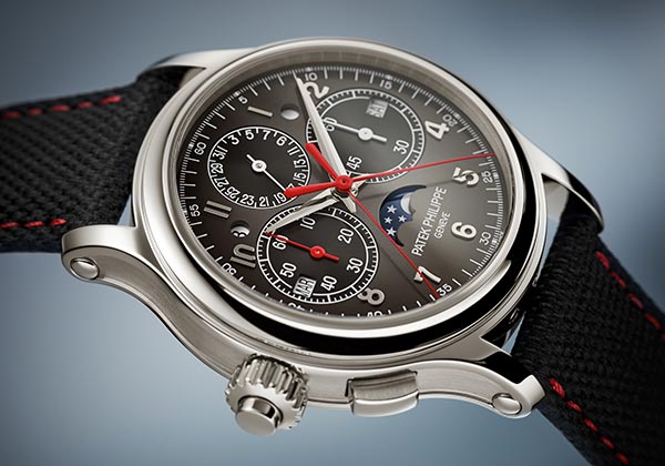 Chronographe à rattrapante monopoussoir et quantième perpétuel