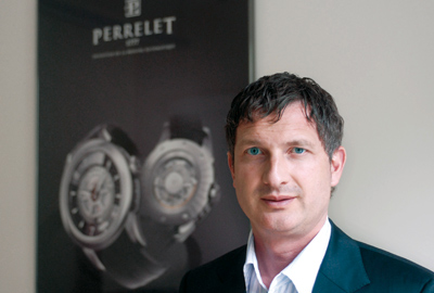 Perrelet_328112_0
