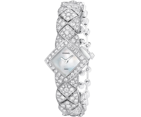 Chanel-SIGNATURE-WHITE-TIE 