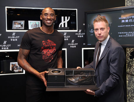 Kobe Bryant et Loic Biver, à Shanghai