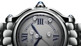 Happy Sport The First in Lucent Steel™, featuring five happy diamonds part of the 'Happy Diamonds' collection © 