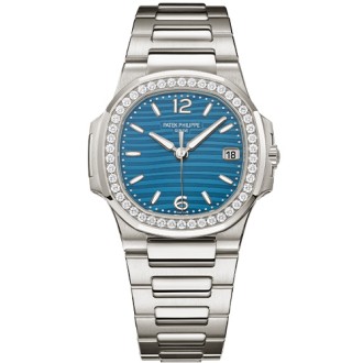 7010G Nautilus Date, Central Seconds © Patek Philippe