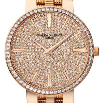 Traditionnelle gold bracelet fully paved
