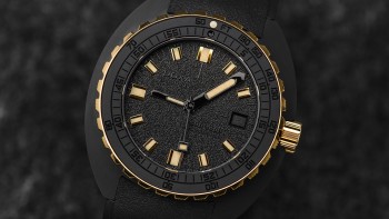 SUB 300β Sharkhunter © DOXA