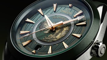 Moonwatch © Omega