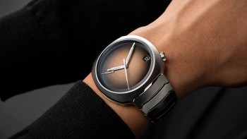 Streamliner Perpetual Calendar Concept Smoked Salmon, ref. 6812-1201, steel model, Smoked Salmon griffé dial, integrated steel bracelet @ H. Moser & Cie