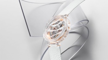 Tambour Moon Flying Tourbillon Poinçon de Genève Sapphire Frank Gehry © Louis Vuitton
