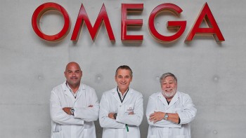 Privateer Founders, Steve Wozniak and Alex Fielding Visit OMEGA’s Watchmaking Home © Omega