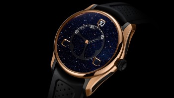 La Pioneer Flying Hours en aventurine et or rouge © H. Moser & Cie