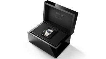 L'Octo Finissimo Lee Ufan x BVLGARI dans son écrin © Bvlgari 