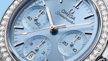 Omega Speedmaster 38 Ice Blue diamonds-set Bezels © Omega