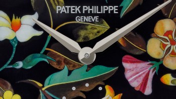 7040/250G-011 “Mosaico Fiorentino” © Patek Philippe