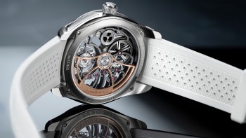 Pioneer Cylindrical Tourbillon Skeleton Aventurine Saquon Barkley © H. Moser & Cie.