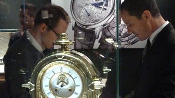 Voir, toucher, débattre, découvrir - Belles Montres