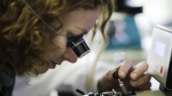 Anne Christen réanime les montres - Girard-Perregaux