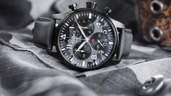 Startimer Pilot Quartz Big Date Chronograph - Alpina