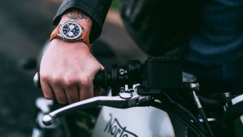 Premier B01 Chronograph 42 Norton Edition - Breitling