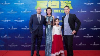 Li Bingbing and her Patravi ScubaTec stars in "The Meg" - Carl F. Bucherer