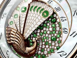 The Lady Compliquée Peacock Emerald timepiece awarded - Fabergé