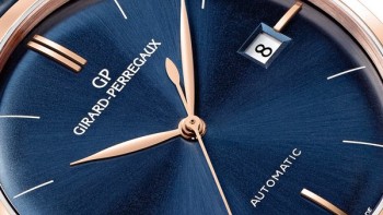 The Girard-Perregaux 1966 in blue. - Girard-Perregaux