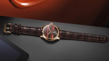 A whirlwind of light in the eye of the tiger - H. Moser & Cie