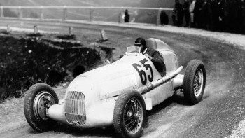 The Silver Arrow back to the Klausen Pass - IWC