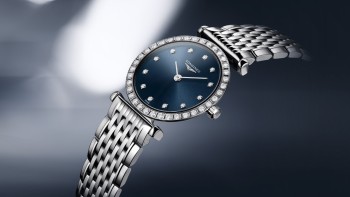 A new version in blue - Longines