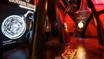 Statement performance at Watches&Wonders 2015 - Roger Dubuis
