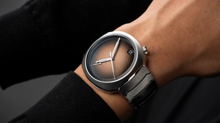 Streamliner Perpetual Calendar Concept Smoked Salmon, ref. 6812-1201, steel model, Smoked Salmon griffé dial, integrated steel bracelet @ H. Moser & Cie