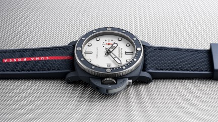 Submersible QuarantaQuattro Luna Rossa Ti-CeramitechTM © Panerai