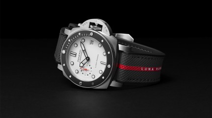 Submersible Luna Rossa PAM01579 © Panerai