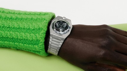 UR-100V Magic T © URWERK