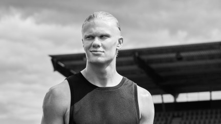 Erlin Haaland a rejoint les rangs des "All-Star Squad" de Breitling en 2022. Il incarne le luxe décontracté et inclusif de la marque ©Breitling