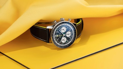 Navitimer B01 Chronograph 43 Aston Martin Aramco Formula One™ Team © Breitling