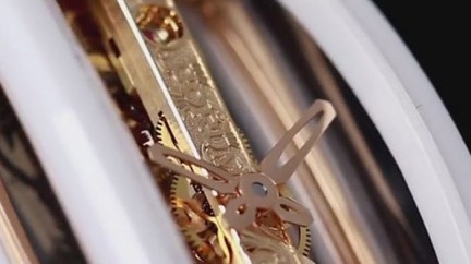 Video. Miss Golden Bridge Ceramic - Corum