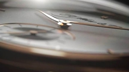 Video. Venturer Small Seconds - H. Moser & Cie