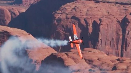 Video. Khaki Chrono Worldtimer Monument Valley  - Hamilton