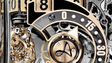 From one jumping hour to another - Hautlence