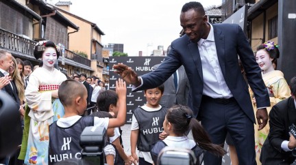 Usain Bolt strikes Kyoto charity event with kids - Hublot