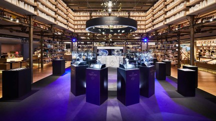 The "Story of the Unique" exhibition stops in Ginza - Jaquet Droz