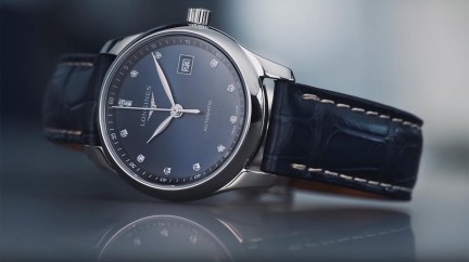 Blue... the trendy color of this summer - Longines