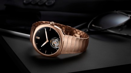 A Streamliner In Gold And Black - H. Moser & Cie.